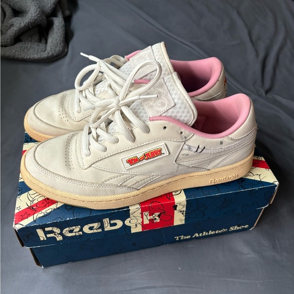 Tom and Jerry Reebok - Picture 5 of 5